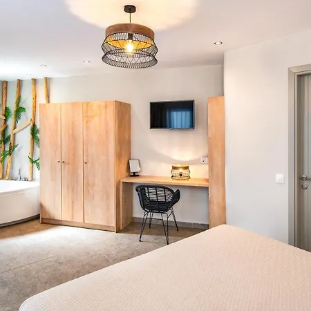 Aparthotel Fomithea Kamári